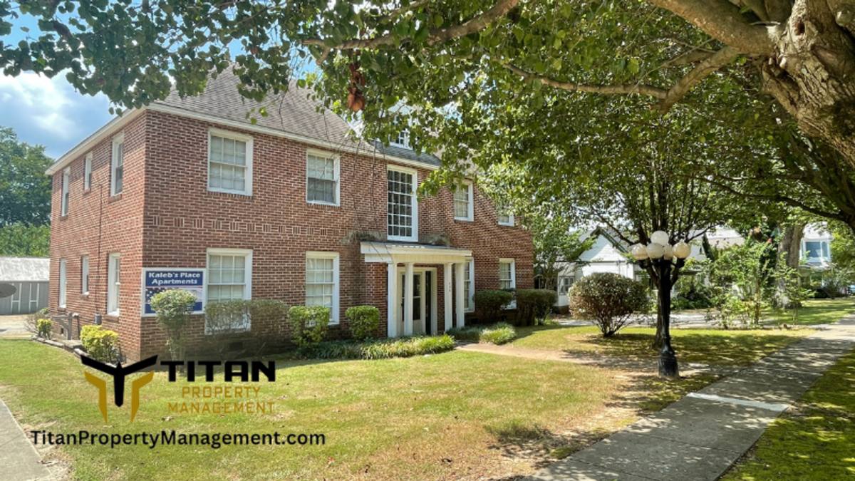 Apartment for rent at 408 W Sevier St, Benton, AR 72015