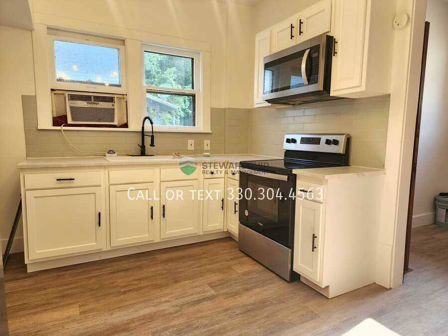 Apartment for rent at 687 Allyn St #C, Akron, OH 44311