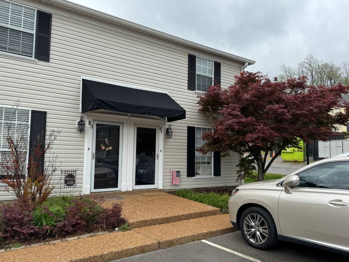 Townhouse for rent at 200 Royal Oaks Blvd, Franklin, TN 37067
