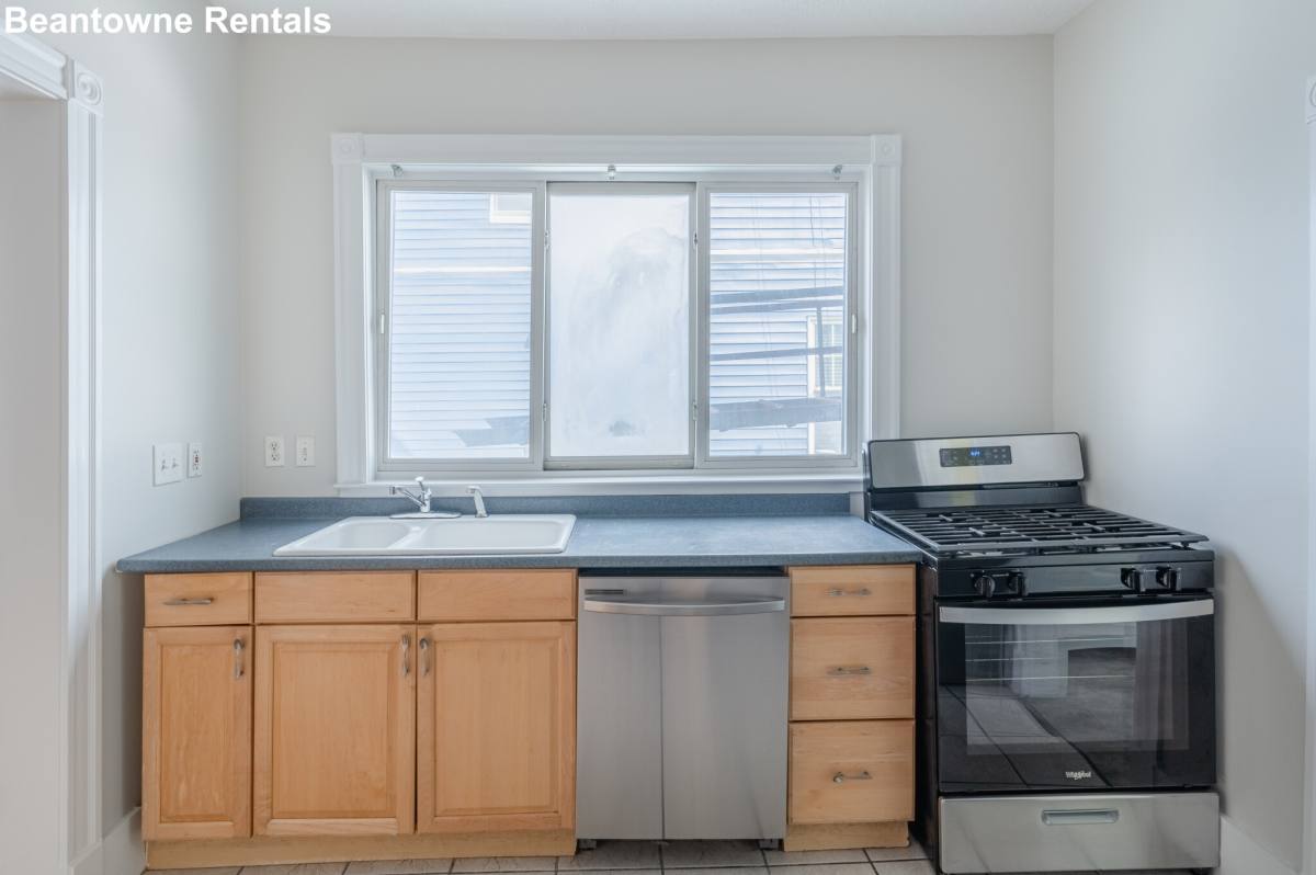 Apartment for rent at 58 Mount Pleasant Ave #1R, Roxbury, MA 02119