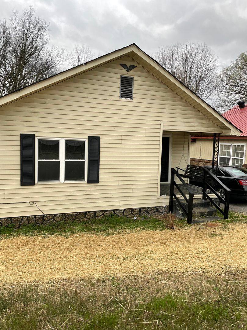 House for rent at 447 W Eastland St, Gallatin, TN 37066