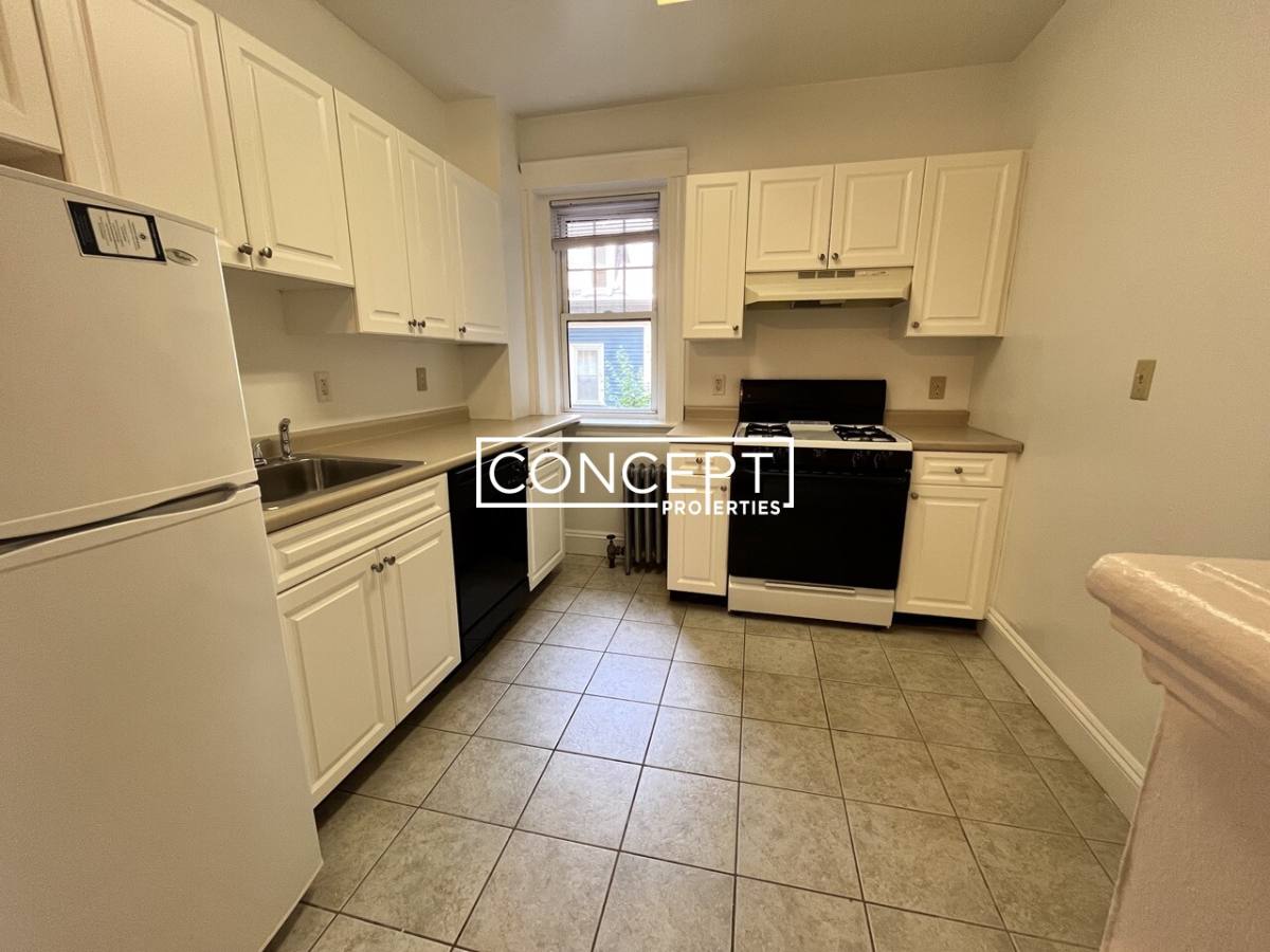 Apartment for rent at 21A Wendell St #1CP, Cambridge, MA 02138