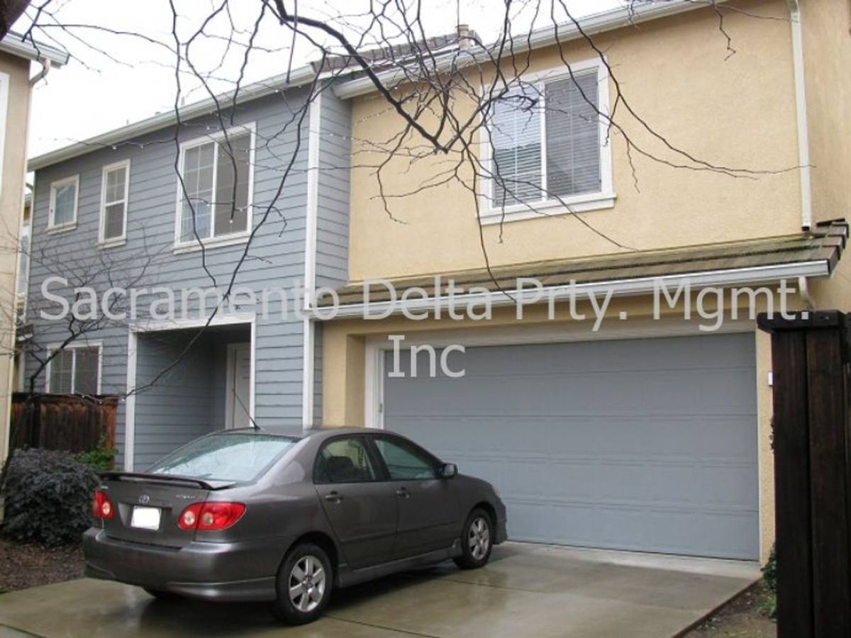 House for rent at 8251 Crystal Walk Circle, Elk Grove, CA 95758
