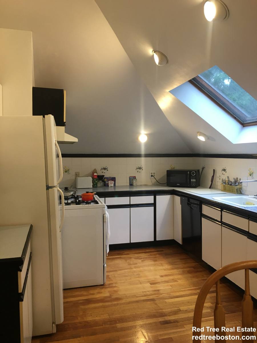 Apartment for rent at 747 Washington St #3, Brookline, MA 02445