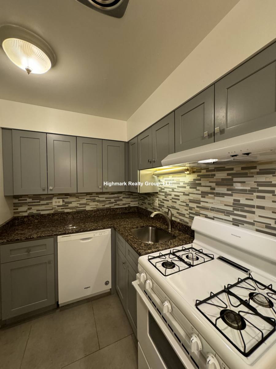 Apartment for rent at 3710 N Pine Grove Ave #518, Chicago, IL 60613