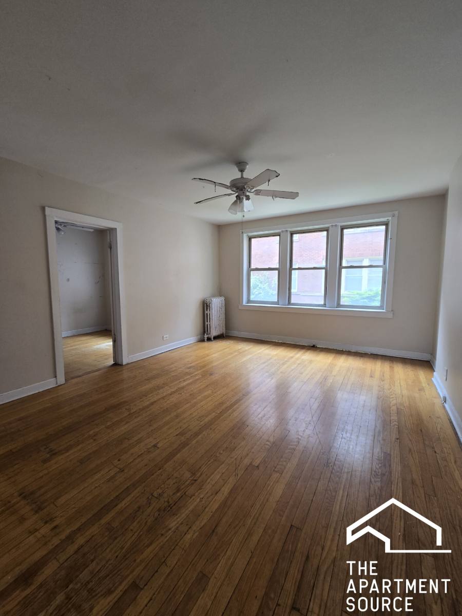 Apartment for rent at 2346 W Touhy Ave #3F, Chicago, IL 60645