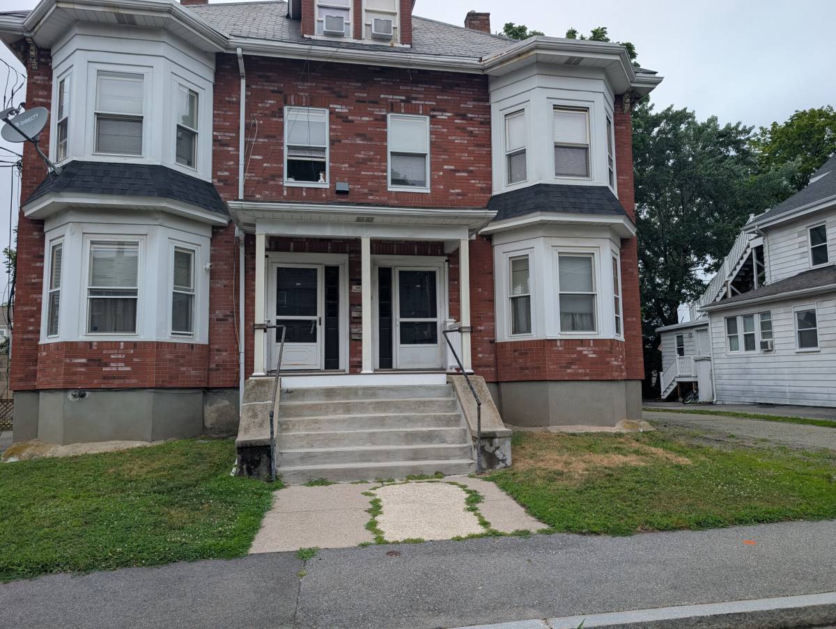 Apartment for rent at 126 Ash St #1, Waltham, MA 02453