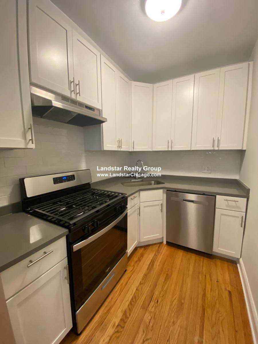 Apartment for rent at 1525 Estes #C7, Chicago, IL 60626