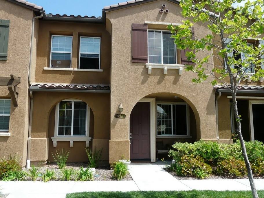 Townhouse for rent at 6148 Mystra Point, San Diego, CA 92130