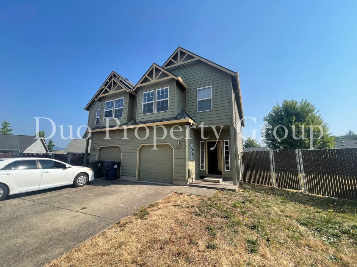 Apartment for rent at 603-611, 613, 615, 617 S, Springfield, OR 97478