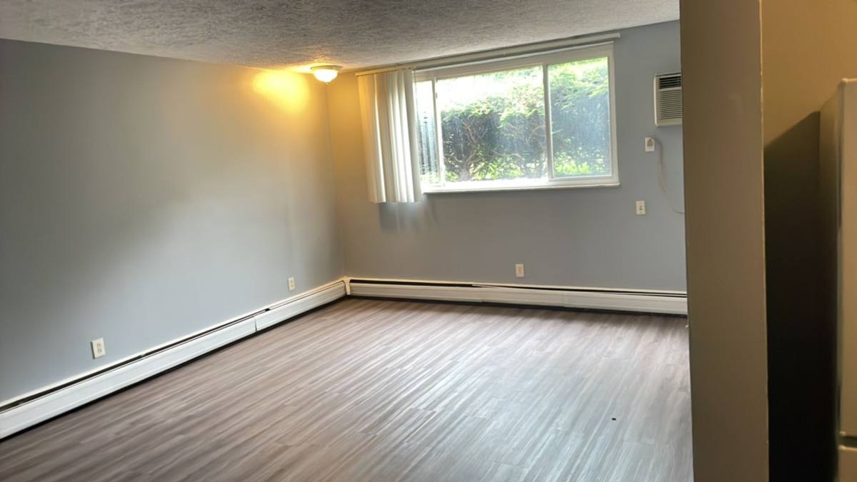 Apartment for rent at 2787 Queen City Ave, Cincinnati, OH 45238