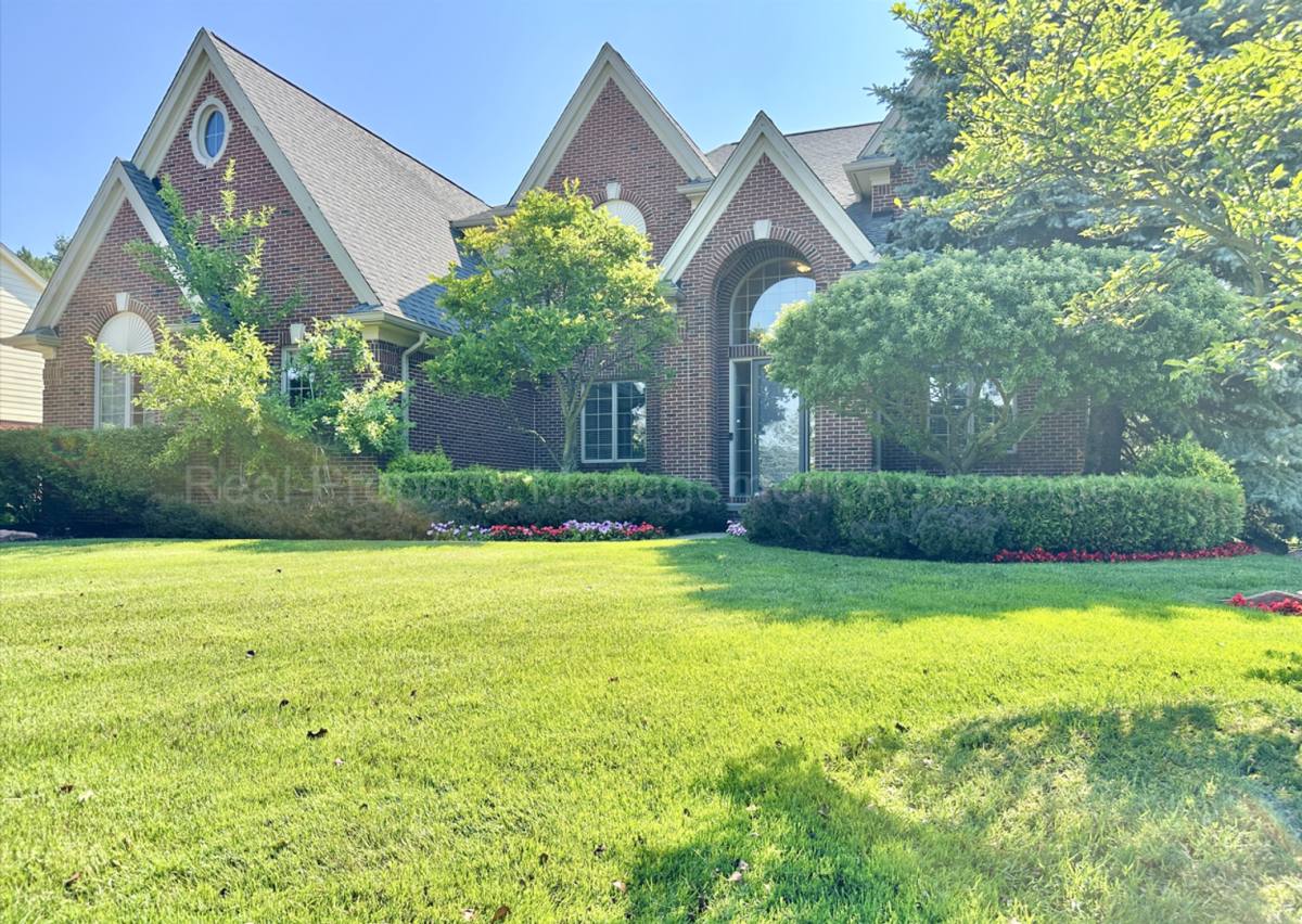 House for rent at 3894 Fadi Dr, Troy, MI 48084