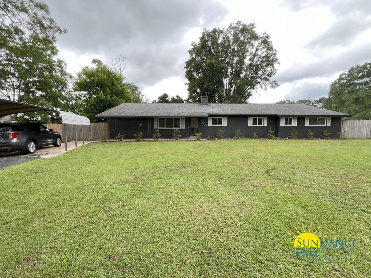 House for rent at 2948 Barton Rd, Crestview, FL 32539