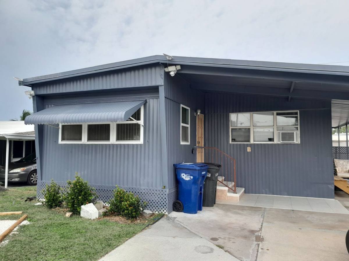 Apartment for rent at 1011 51st Ave Terrace W, Bradenton, FL 34207