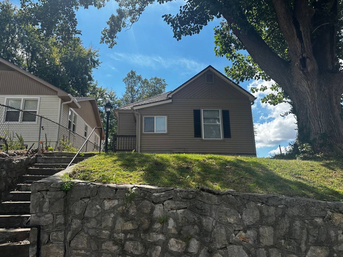 House for rent at 3302 Duncan St, Saint Joseph, MO 64507