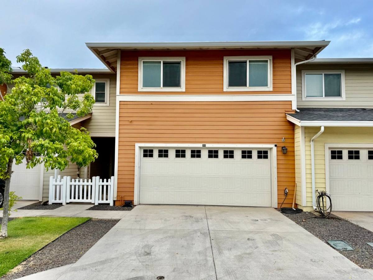 Townhouse for rent at 550 Kamaaha Ave, Kapolei, HI 96707