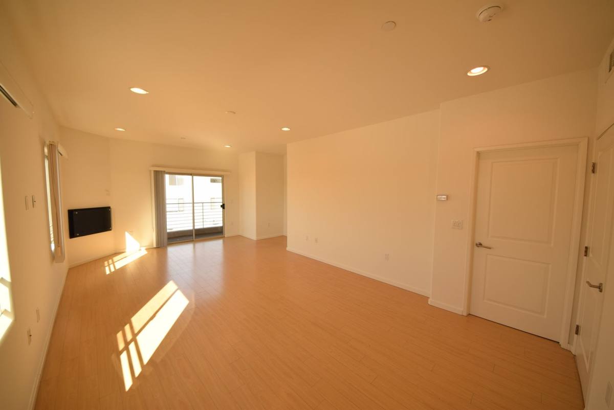 Apartment for rent at 3637 Dunn Dr, Los Angeles, CA 90034