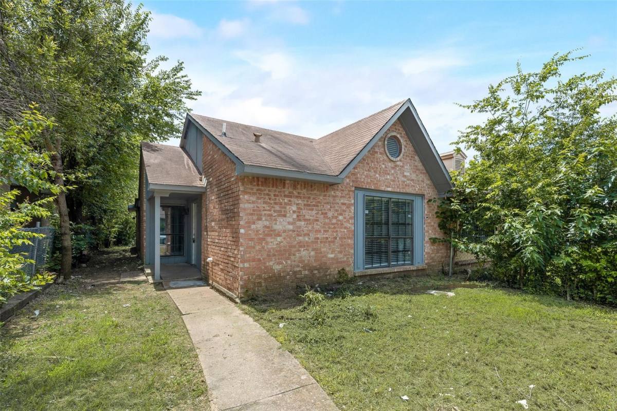 House for rent at 9536 Gonzales Dr, Dallas, TX 75227