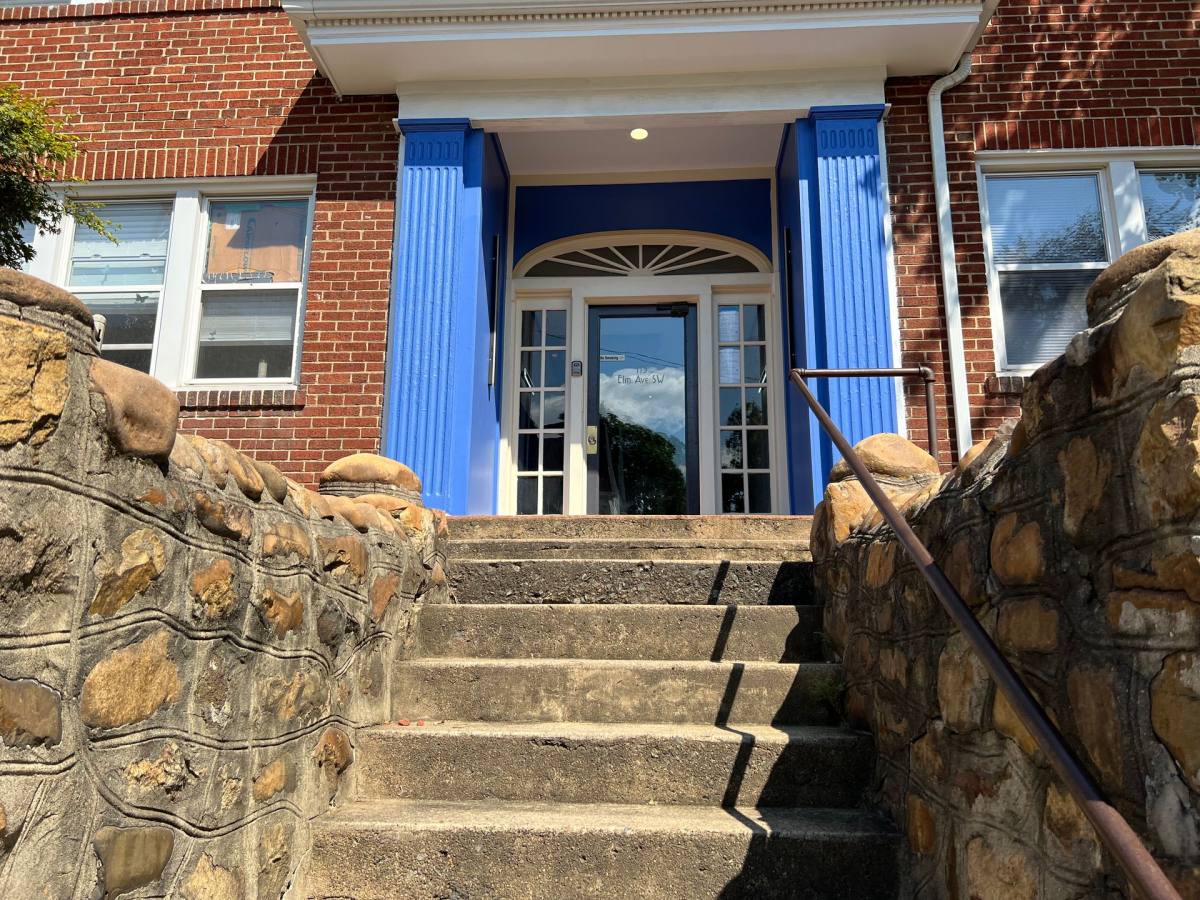 Apartment for rent at 115 Elm Avenue, SW #L1, Roanoke, VA 24016