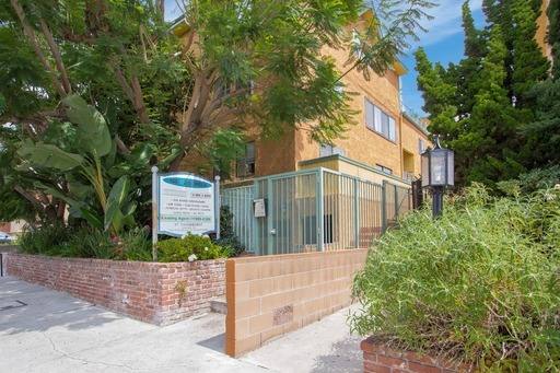 Townhouse for rent at 1444 Centinela Ave, Los Angeles, CA 90025