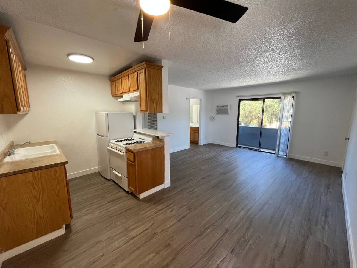 Apartment for rent at 18416 Halsted St, Northridge, CA 91325