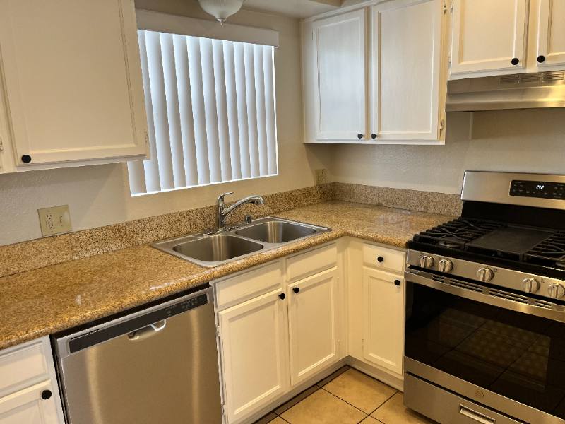 Townhouse for rent at 514 E Valencia Ave #A, Burbank, CA 91501