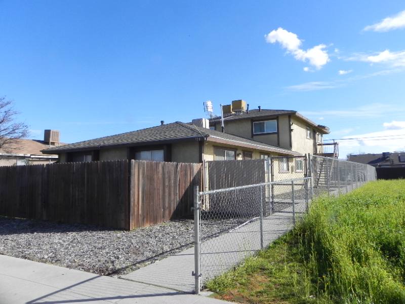 House for rent at 124 E Stanislaus Ave #202, Fresno, CA 93706