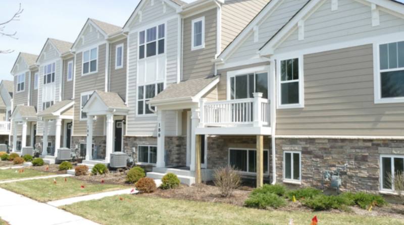 Townhouse for rent at 192 Goldenrod Dr, Elgin, IL 60124