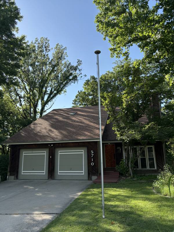 House for rent at 5710 NW Verlin Dr, Kansas City, MO 64152