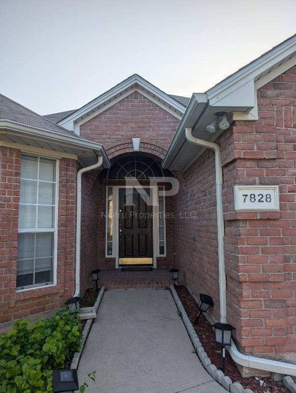 House for rent at 7828 Blossom Dr, Fort Worth, TX 76133