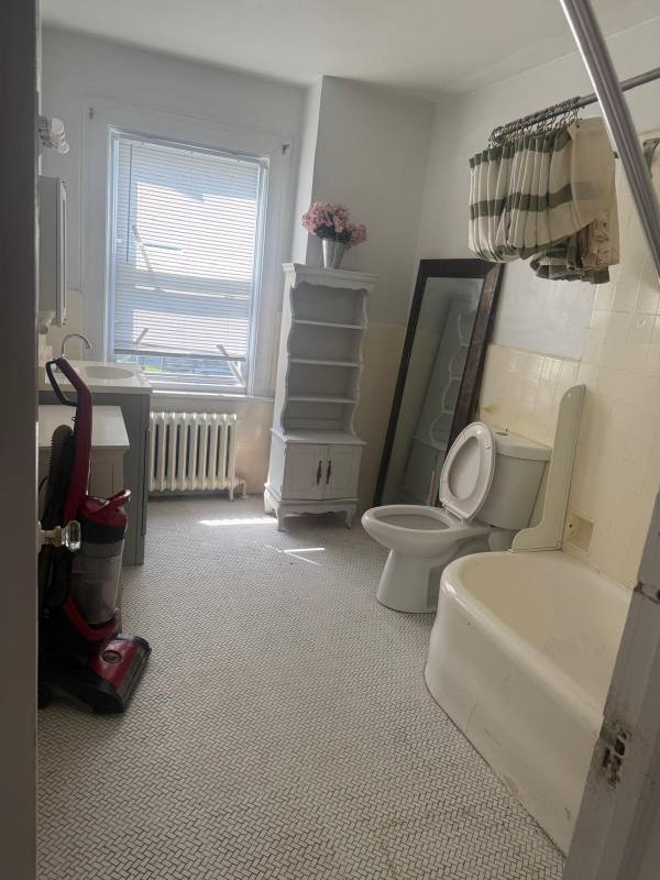 Apartment for rent at 383 Mount Prospect Ave #4, Newark, NJ 07104