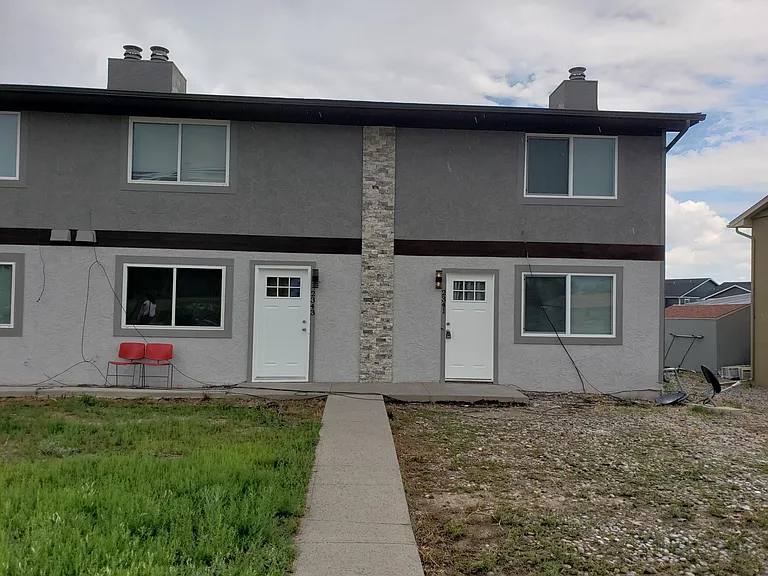 Townhouse for rent at 2341 Shawnee Dr, Colorado Springs, CO 80915