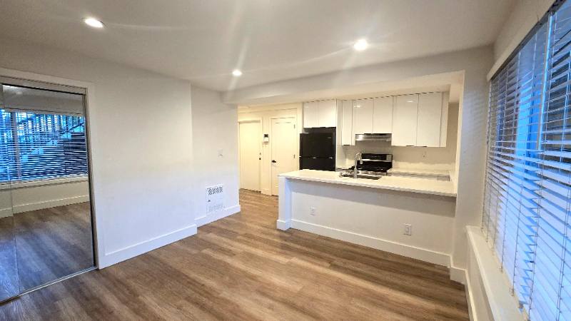 Apartment for rent at 1649 - 1651 La Salle Ave #1651 A, San Francisco, CA 94124