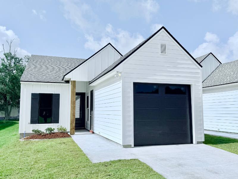 Townhouse for rent at 114 Twin Meadow Lane, Lafayette, LA 70508