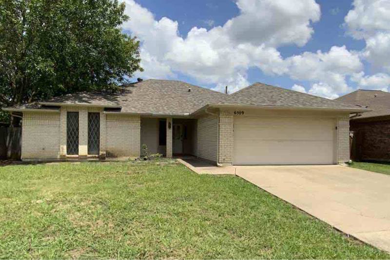 6496 Eldorado Dr #1, Arlington, TX 76001