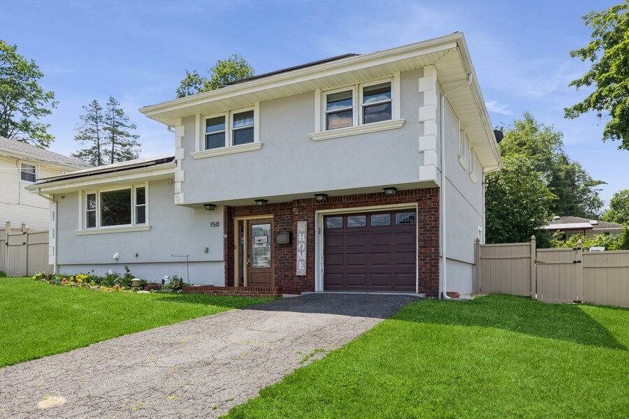 House for rent at 150 Pleasant Ave, Bergenfield, NJ 07621