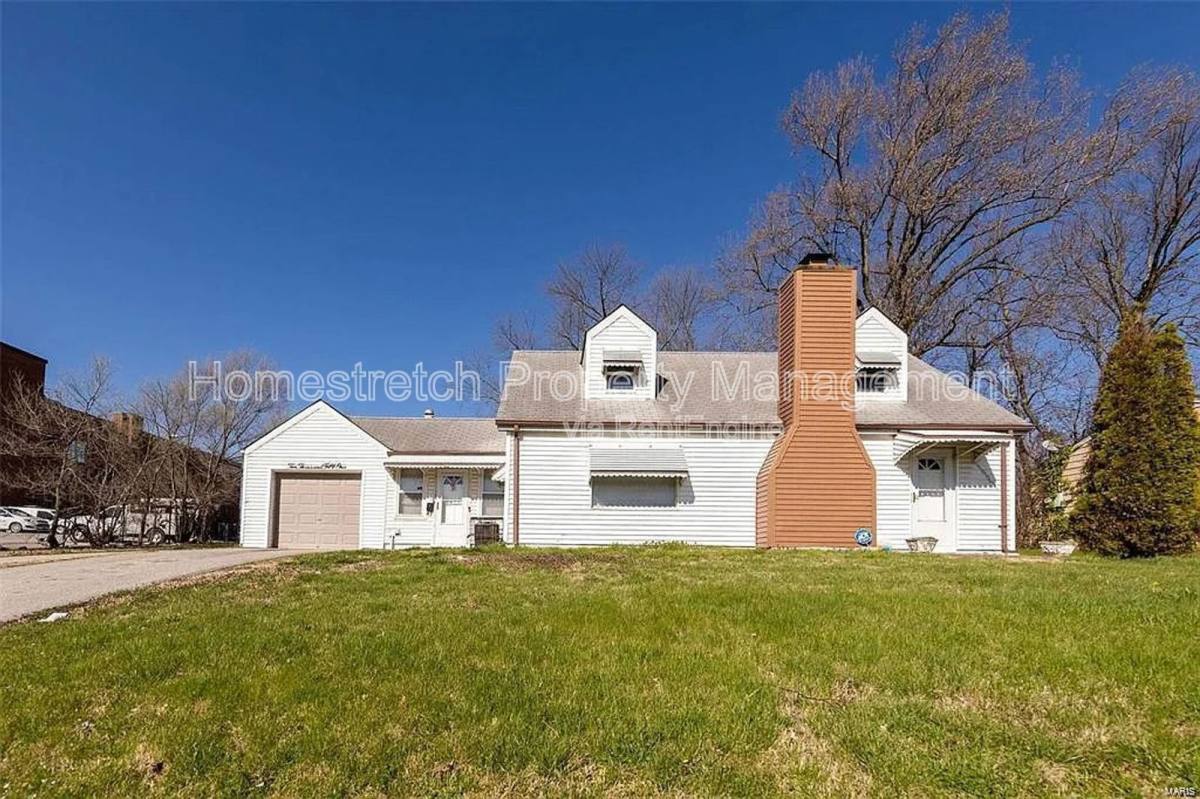 House for rent at 10051 Royal Dr, Saint Louis, MO 63136