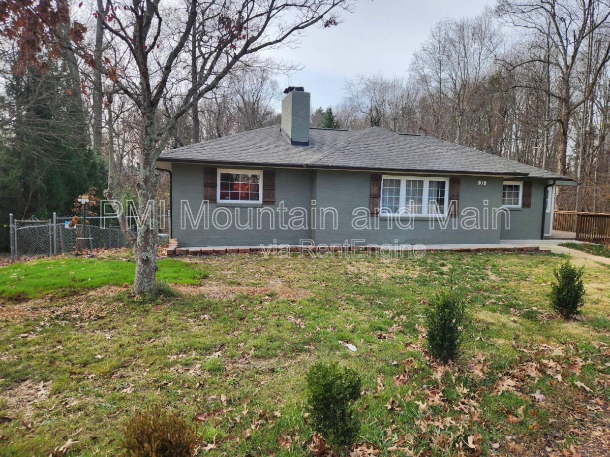 House for rent at 33 Monte Vista Rd, Candler, NC 28715