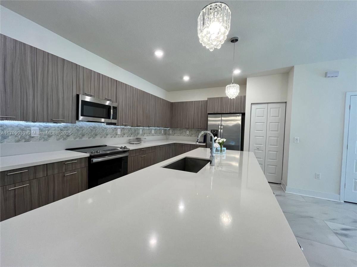 House for rent at 4745 NW 83rd Parkway, Miami, FL 33166
