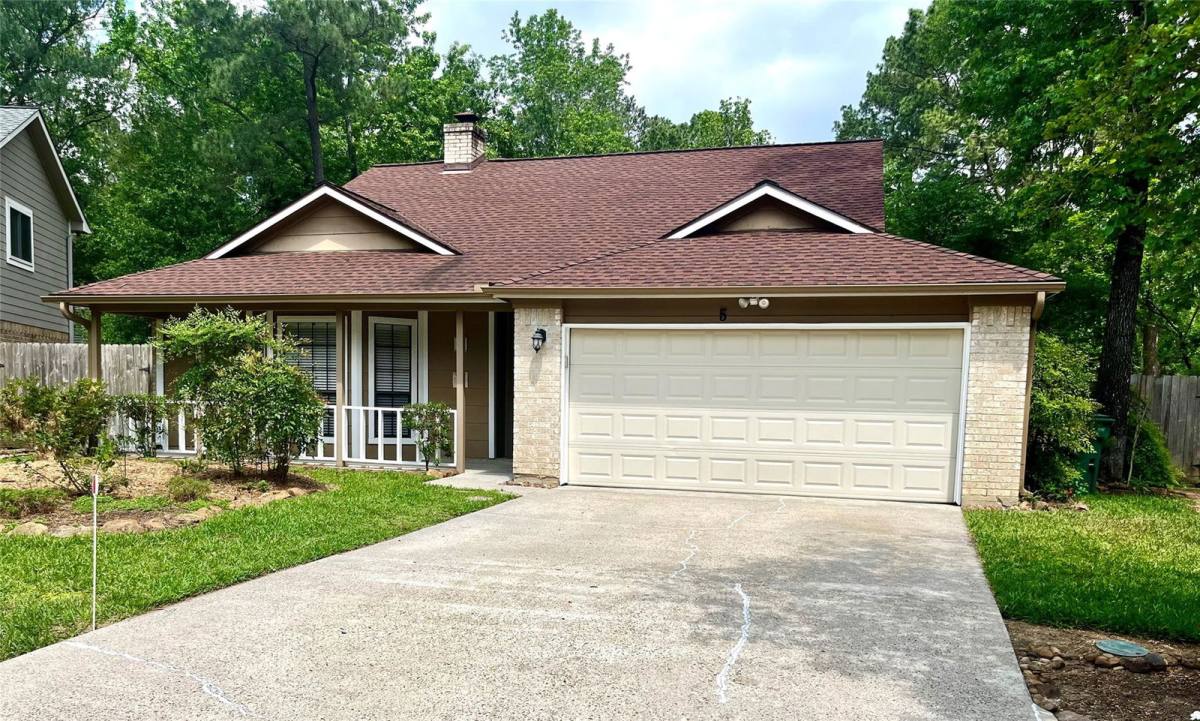 House for rent at 5 Birchcane Court, Spring, TX 77381