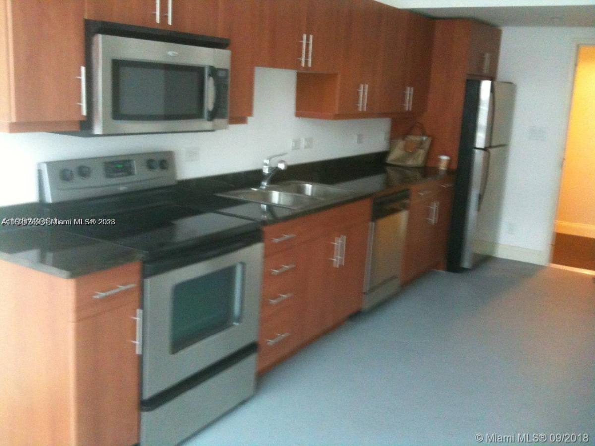 Apartment for rent at 111 E Flagler St, Miami, FL 33131
