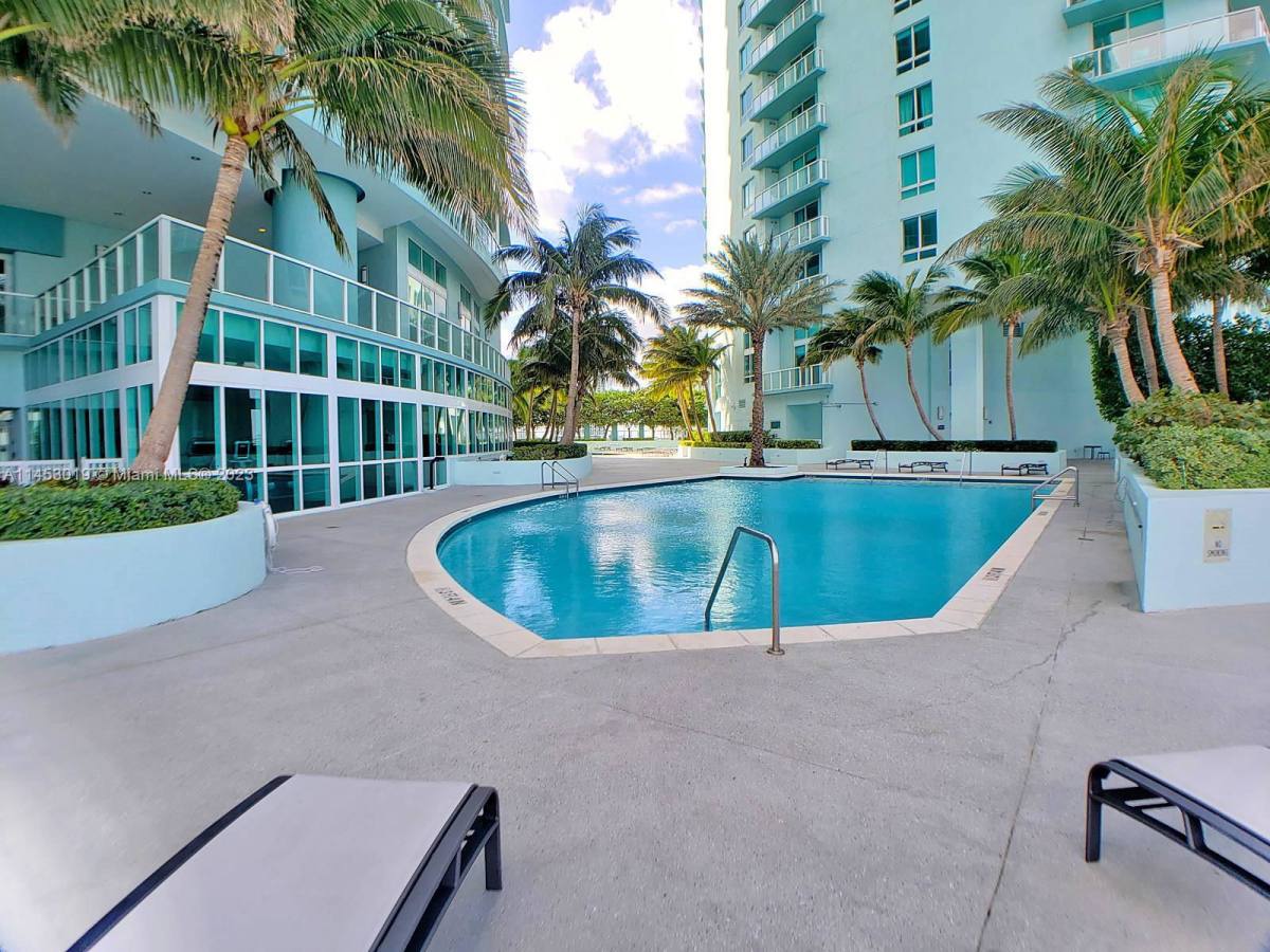 Apartment for rent at 1900 N Bayshore Dr, Miami, FL 33132