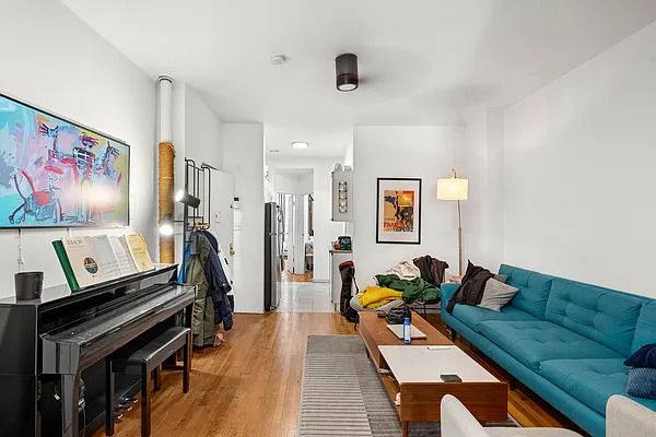 Apartment for rent at 78 Carmine St, New York, NY 10014