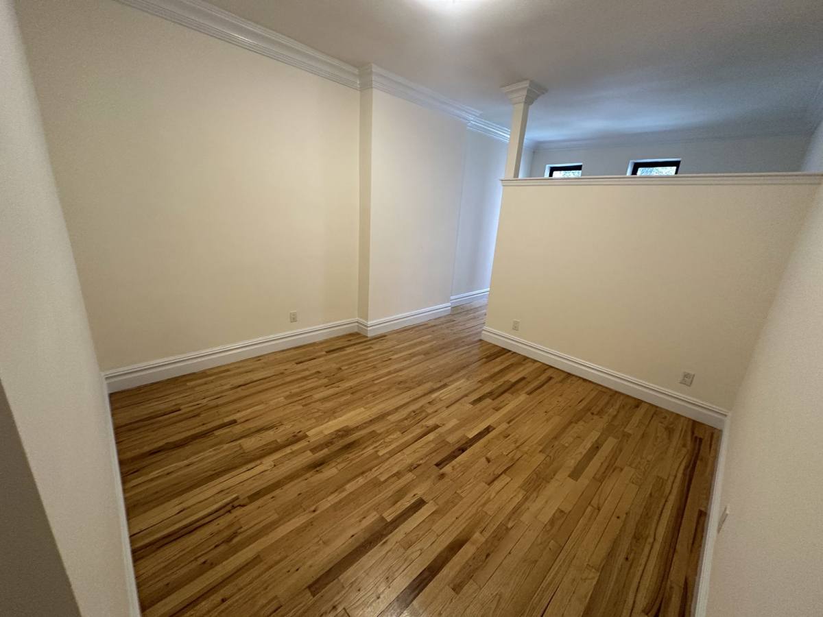 House for rent at 523 E 85th St, New York, NY 10028