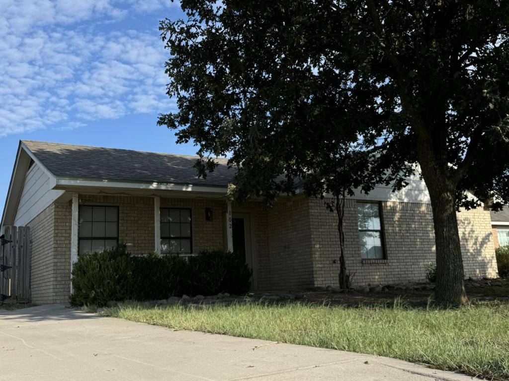 House for rent at 102 Wendler Lane, Troy, TX 76579