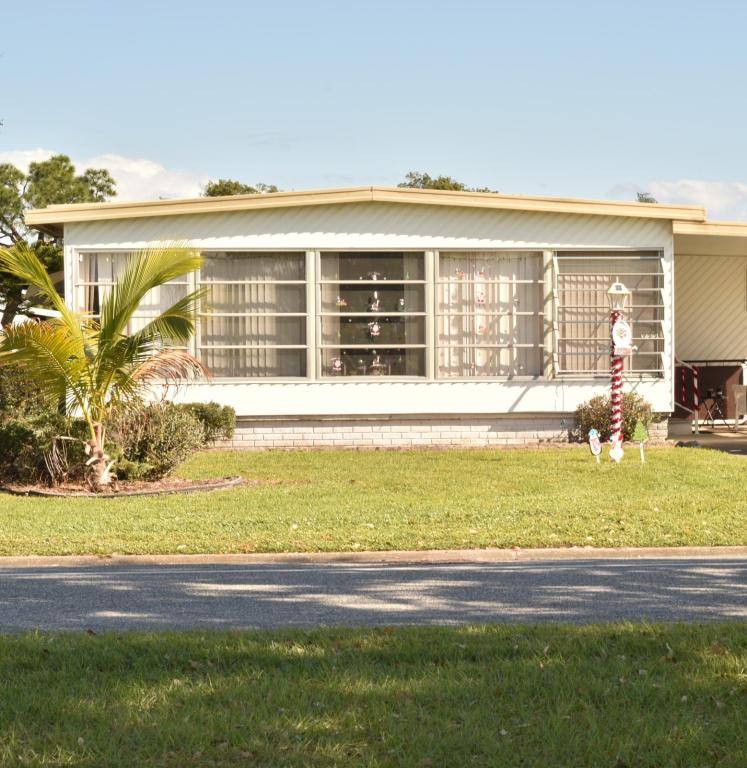 House for rent at 722 Barefoot Blvd Annual, Sebastian, FL 32976