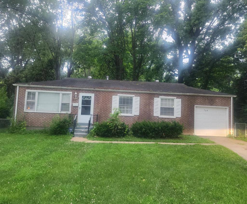 House for rent at 724 Kelvin Dr, Saint Louis, MO 63137