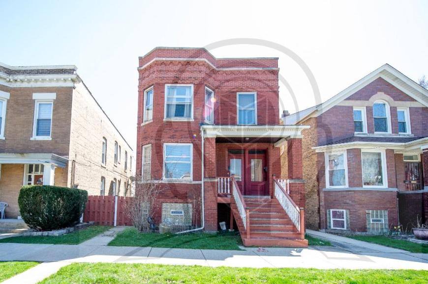 Apartment for rent at 5051 W Berenice, Chicago, IL 60641