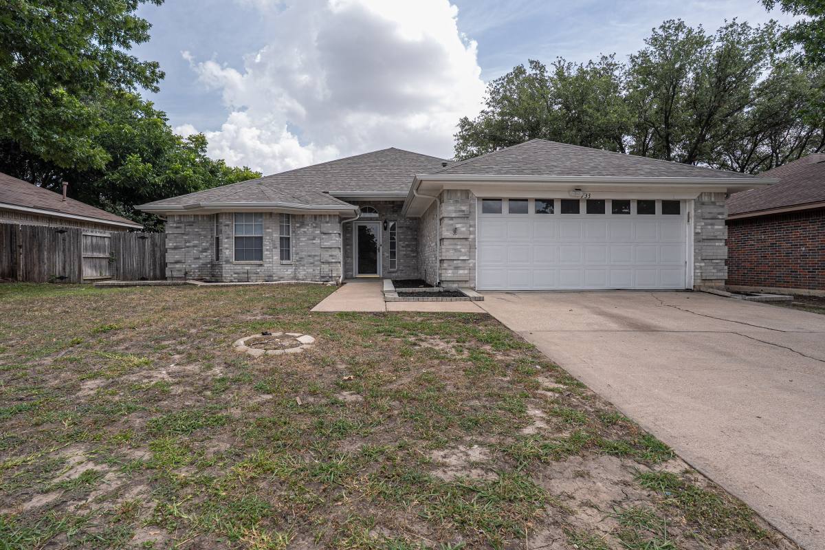 House for rent at 733 Windridge Lane, Burleson, TX 76028