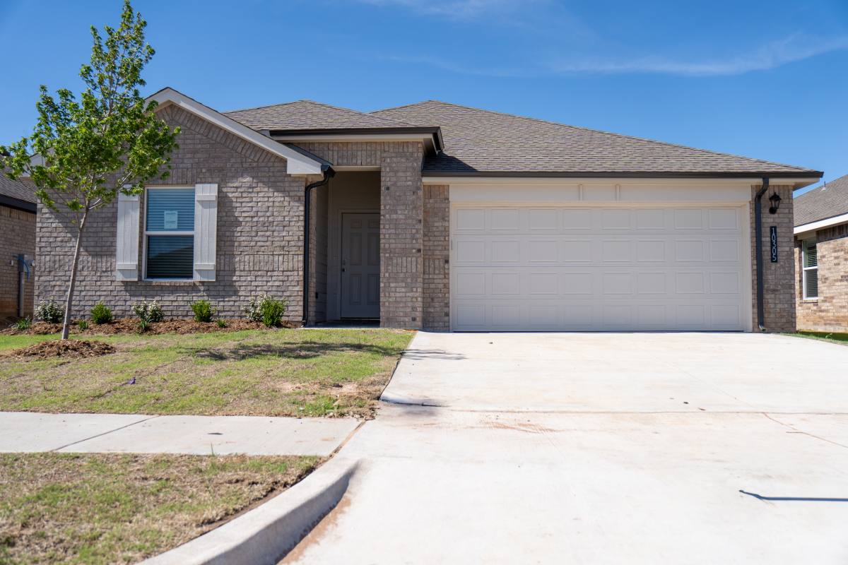 House for rent at 10305 NW 28th St, Yukon, OK 73099